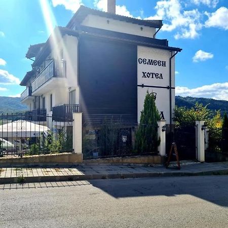 Family Hotel Bela Трявна Екстер'єр фото