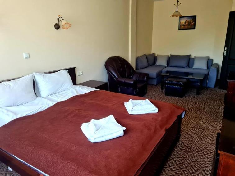 Family Hotel Bela Трявна Екстер'єр фото