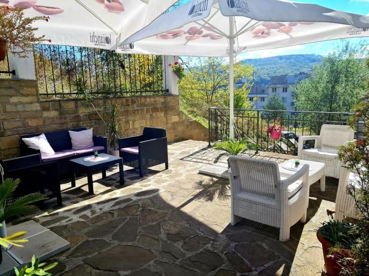 Family Hotel Bela Трявна Екстер'єр фото