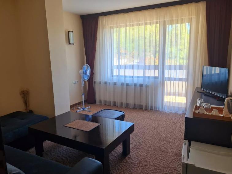 Family Hotel Bela Трявна Екстер'єр фото