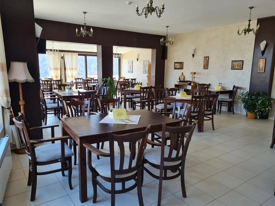 Family Hotel Bela Трявна Екстер'єр фото