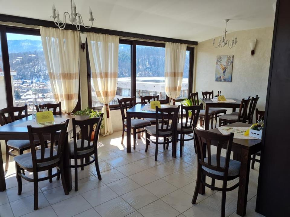 Family Hotel Bela Трявна Екстер'єр фото