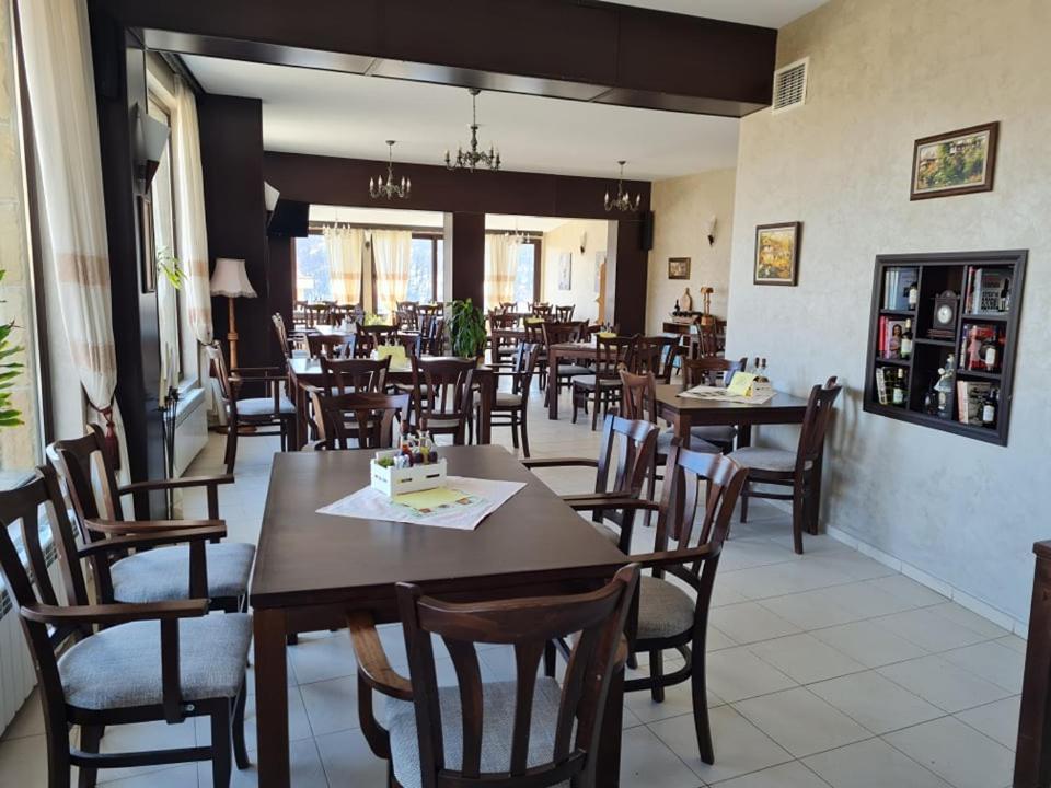Family Hotel Bela Трявна Екстер'єр фото