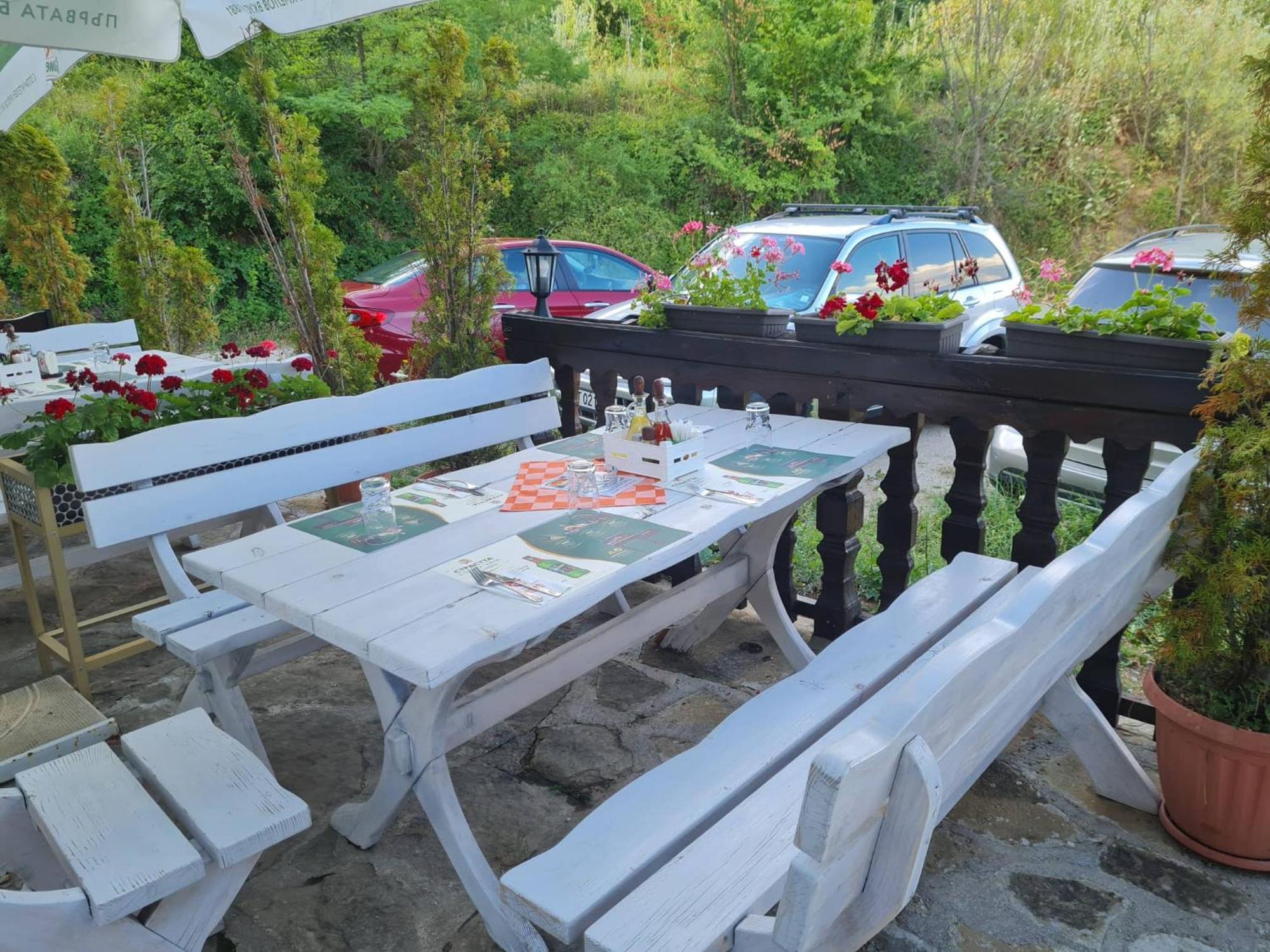 Family Hotel Bela Трявна Екстер'єр фото