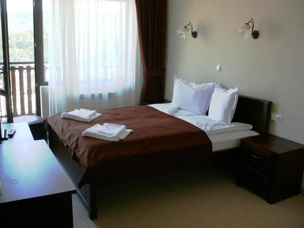 Family Hotel Bela Трявна Екстер'єр фото